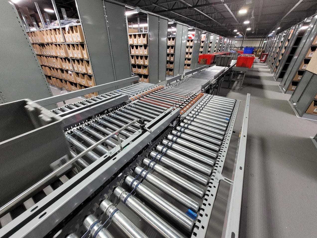 MDR conveyor inside pick tower