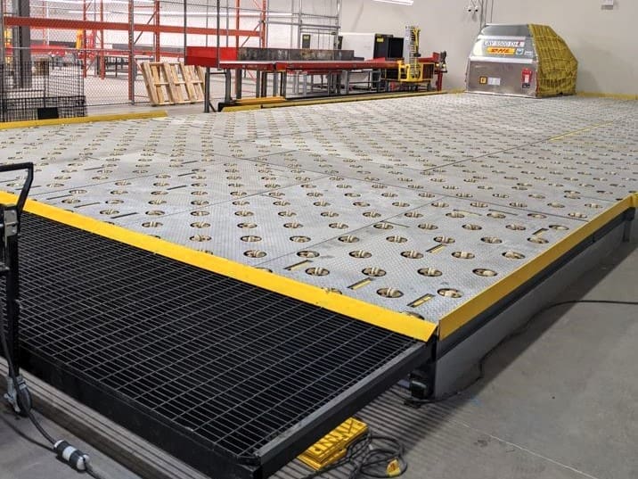 Caster deck for DHL