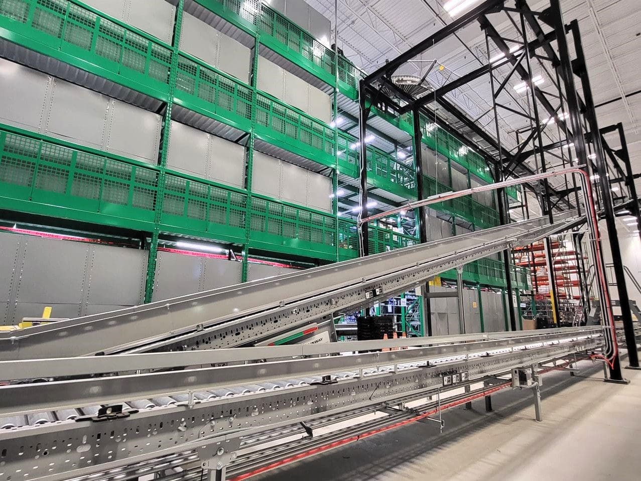 Decline belted conveyor